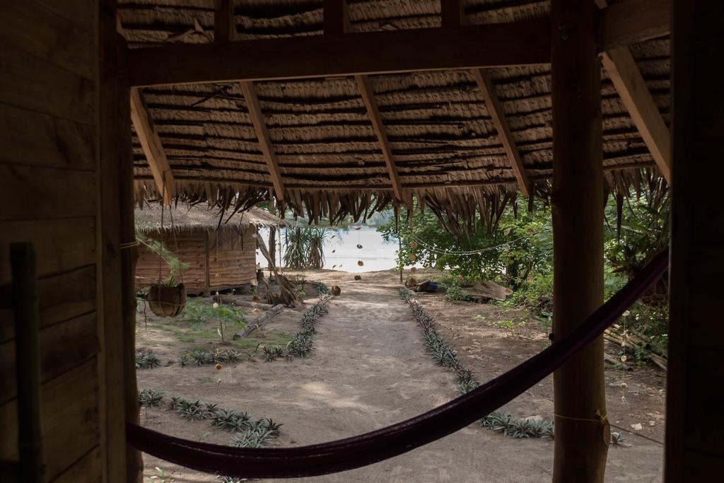 Tawan Bar And Bungalow Hotel Ko Phra Thong Exterior photo