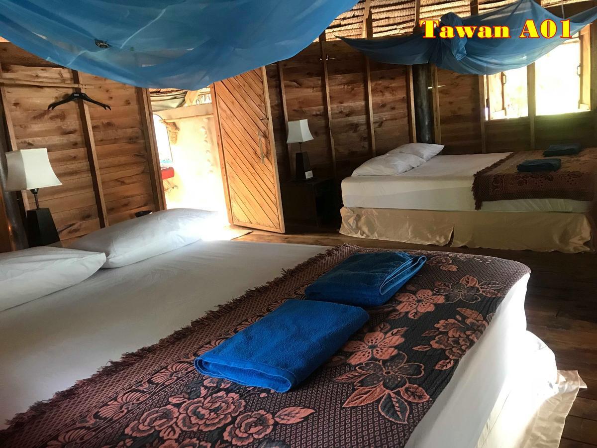 Tawan Bar And Bungalow Hotel Ko Phra Thong Exterior photo