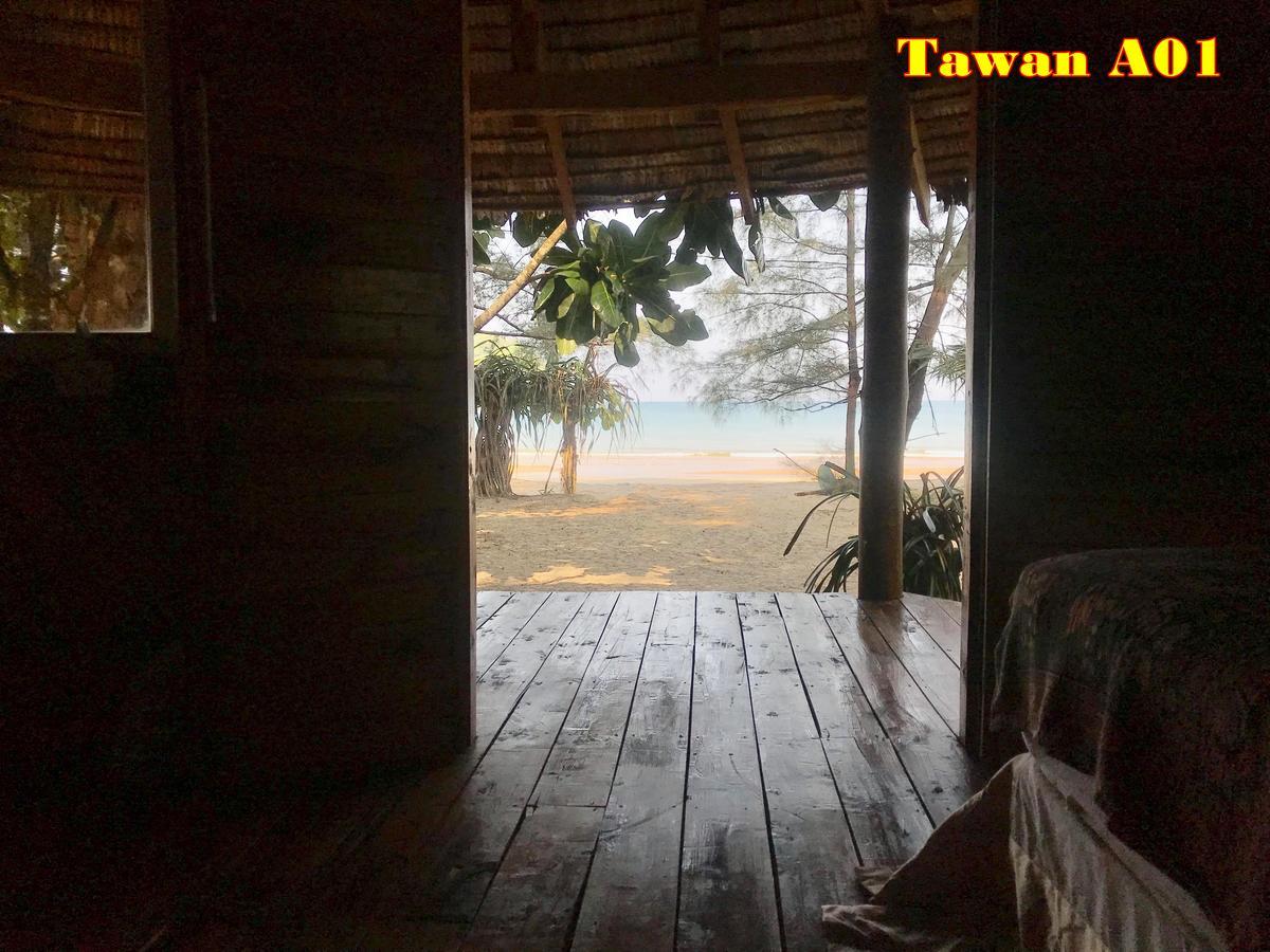 Tawan Bar And Bungalow Hotel Ko Phra Thong Exterior photo