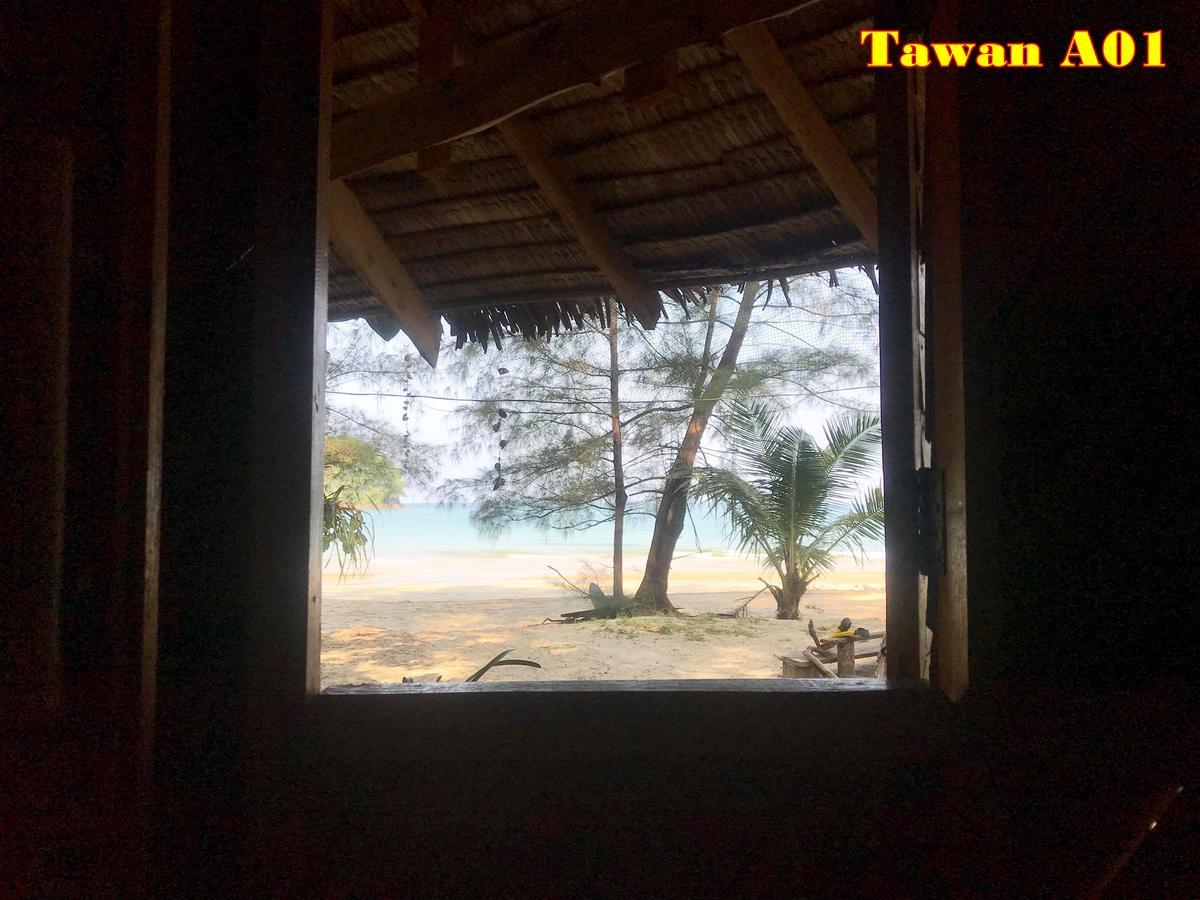 Tawan Bar And Bungalow Hotel Ko Phra Thong Exterior photo